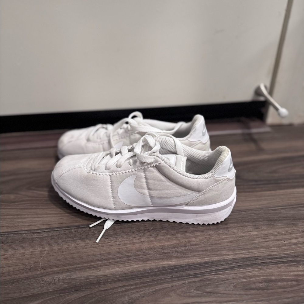 Nike cortez white
